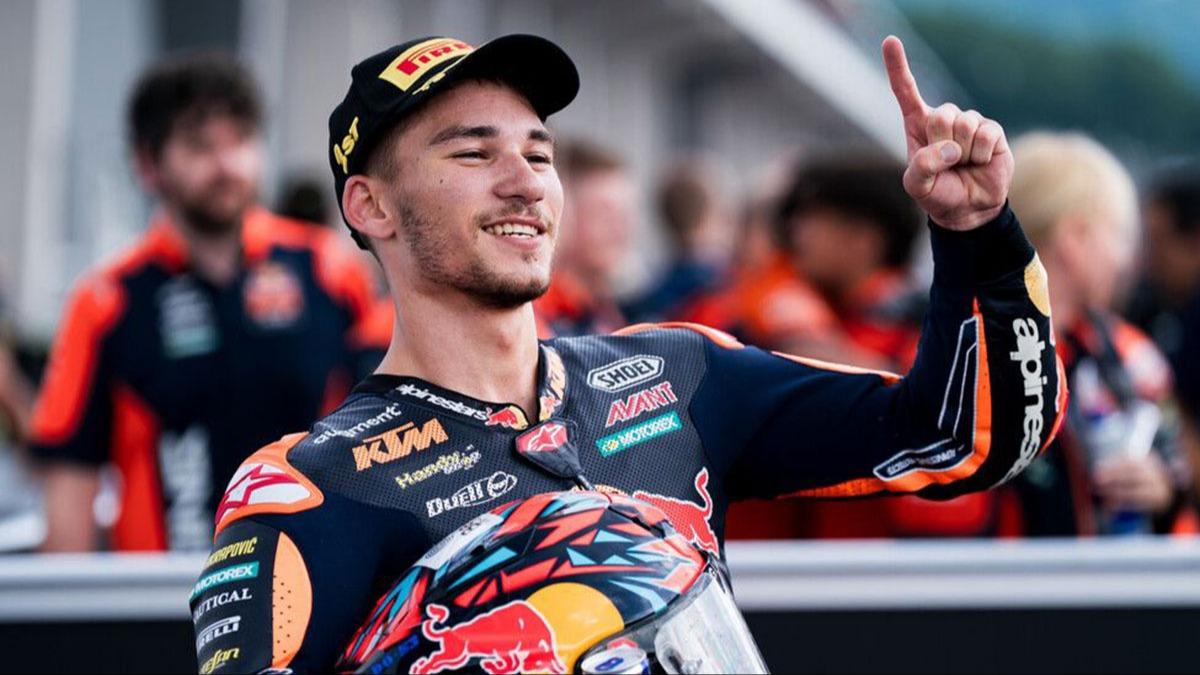 Deniz �nc�, Moto2 �ampiyonas�'nda piste ��k�yor