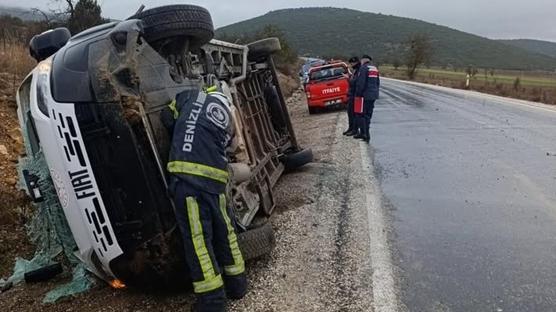 Diyaliz hastalarını taşıyan minibüs devrildi: 9 yaralı