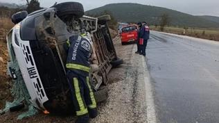 Diyaliz hastalarını taşıyan minibüs devrildi: 9 yaralı
