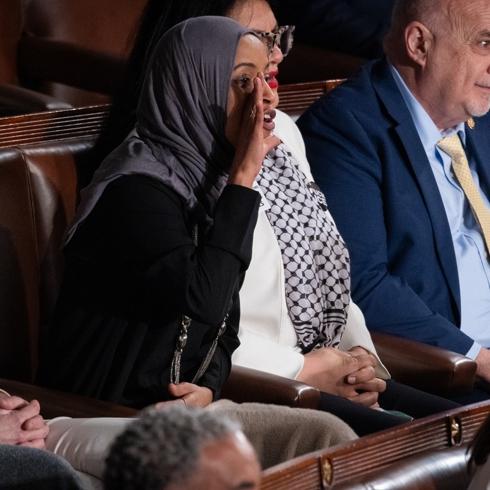 Kongrede konu�an Trump'a 'Amerikal�lar� �ld�rd�n�z' tepkisi