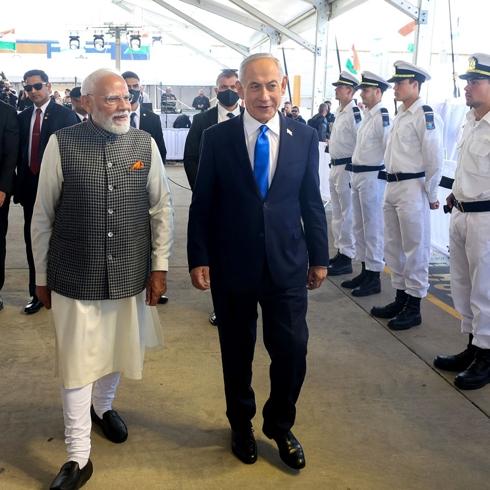 Mecliste protesto! Modi'nin ziyareti �srail'i kar��t�rd�