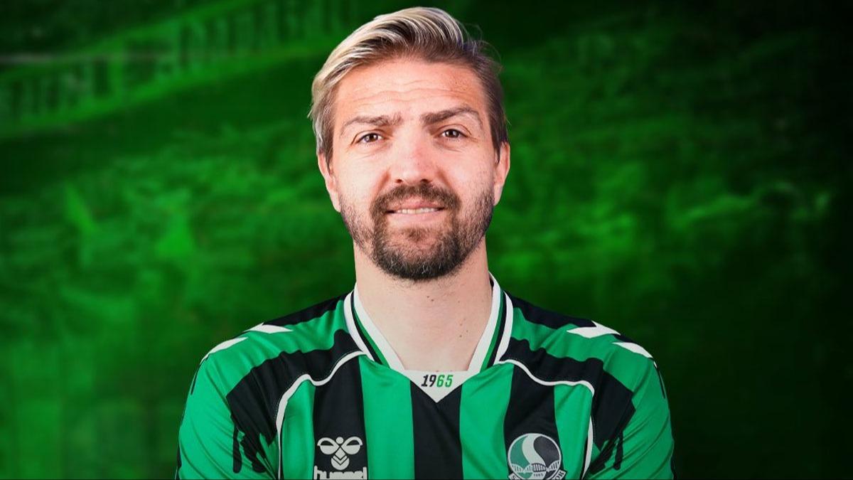 Sakaryaspor, Caner Erkin ile yollar�n ayr�ld���n� duyurdu