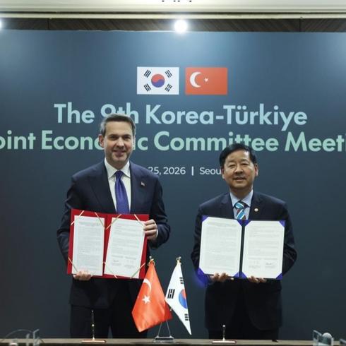 Seul'de stratejik imza! T�rkiye-G�ney Kore ittifak�