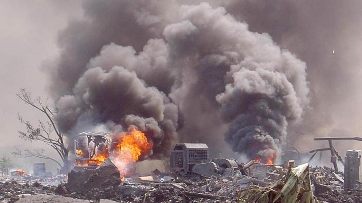 S�n�rda korkutan patlama: M�himmat deposu havaya u�tu