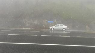 Sis ve sağanak etkili: D-100 kara yolunda göz gözü görmüyor