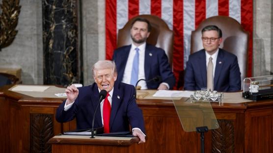 Trump kendisini protesto eden Rashida Tlaib ve Ilhan Omar'�n s�n�r d��� edilmesini istedi