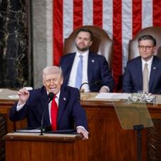 Trump kendisini protesto eden Rashida Tlaib ve Ilhan Omar'�n s�n�r d��� edilmesini istedi