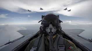 �inli askeri pilotlara e�itim veren ismi affetmediler