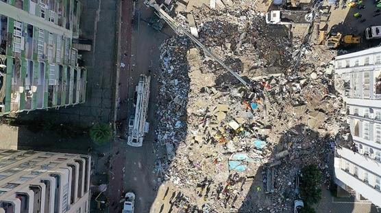 Depremde 10 ki�i can vermi�ti: Bel�k Apartman� davas�nda san�klar hakim kar��s�nda