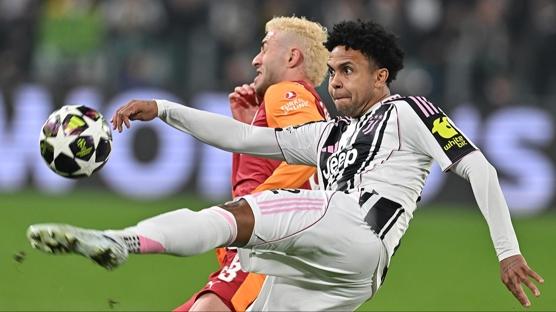 Juventus 10 ki�i kald�!