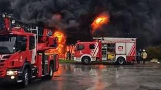Silivri'de fabrika yang�n�: Ekipler olay yerinde