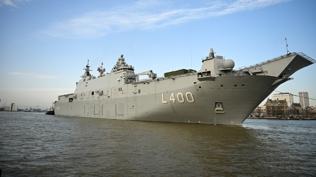 Avrupa'n�n g�be�inde TCG Anadolu �a�k�nl���! G�ren cep telefonuna sar�ld�