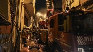 Fatih'te yang�n pani�i