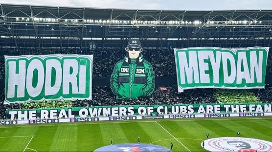 Kocaelispor taraftarlarından Beşiktaş maçına özel koreografi