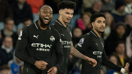 Manchester City kazand�, zirve takibini s�rd�rd�