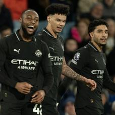 Manchester City kazand�, zirve takibini s�rd�rd�