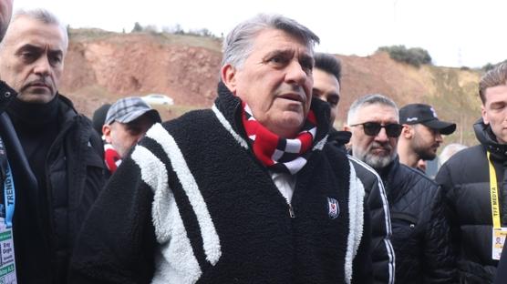 Serdar Adal� taraftarla birlikte ma�a geldi