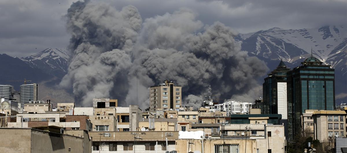 ABD/�srail-�ran hatt�nda kar��l�kl� sald�r�lar yeniden ba�lad�! Tahran'da art arda patlamalar