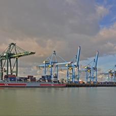 Bel�ika, Rus 'g�lge filosuna' ait oldu�u gerek�esiyle petrol tankerine el koydu