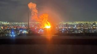 �ran devlet televizyonu vuruldu, yay�nlar kesildi