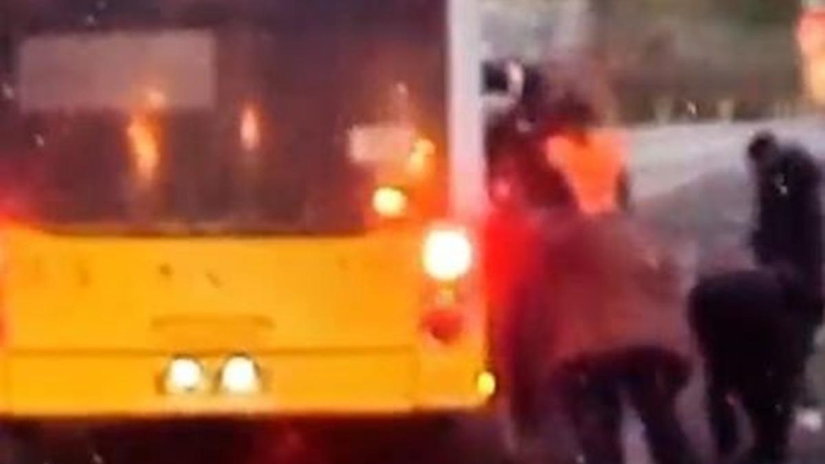 �stanbullunun toplu ula��m �ilesi b�y�yor! �ETT otob�s�n� vatanda�lar itti