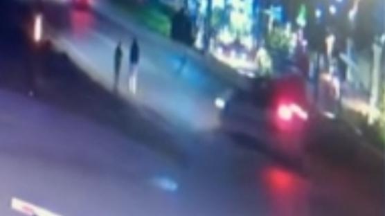 Eski e�i ile 8 ya��ndaki o�luna �arp�p ka�t�