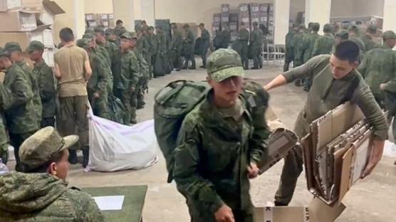 Pyongyang'dan Rusya'ya dev sevkiyat: Askerler ve silahlar yolda