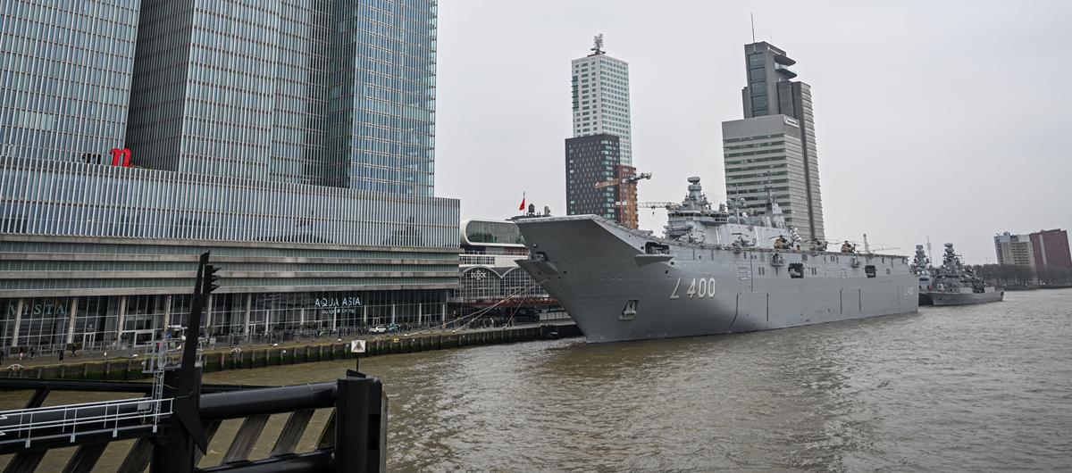 Rotterdam'da TCG Anadolu'ya T�rk ak�n�