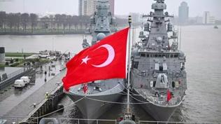 Rotterdam'da TCG Anadolu'ya T�rk ak�n�