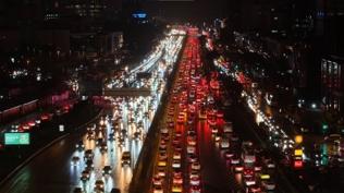 İftara yetişme telaşı! İstanbul'da trafik kitlendi