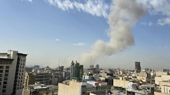 Katil İsrail, İran'daki 600 noktaya 2 bin 500 bombayla saldırdı