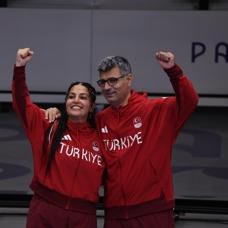 �evval �layda Tarhan ile Yusuf Dike�'ten g�m�� madalya