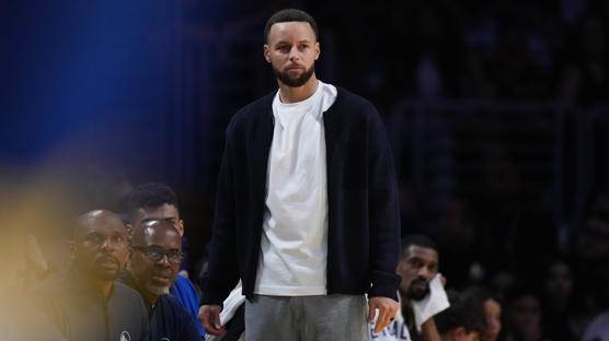 Stephen Curry en az 10 g�n daha yok