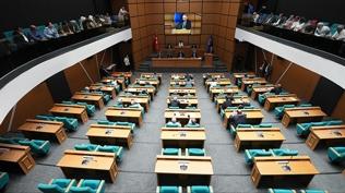 CHP'li y�netimi topa tuttu: �sk�dar'da bir d�nem kapand�