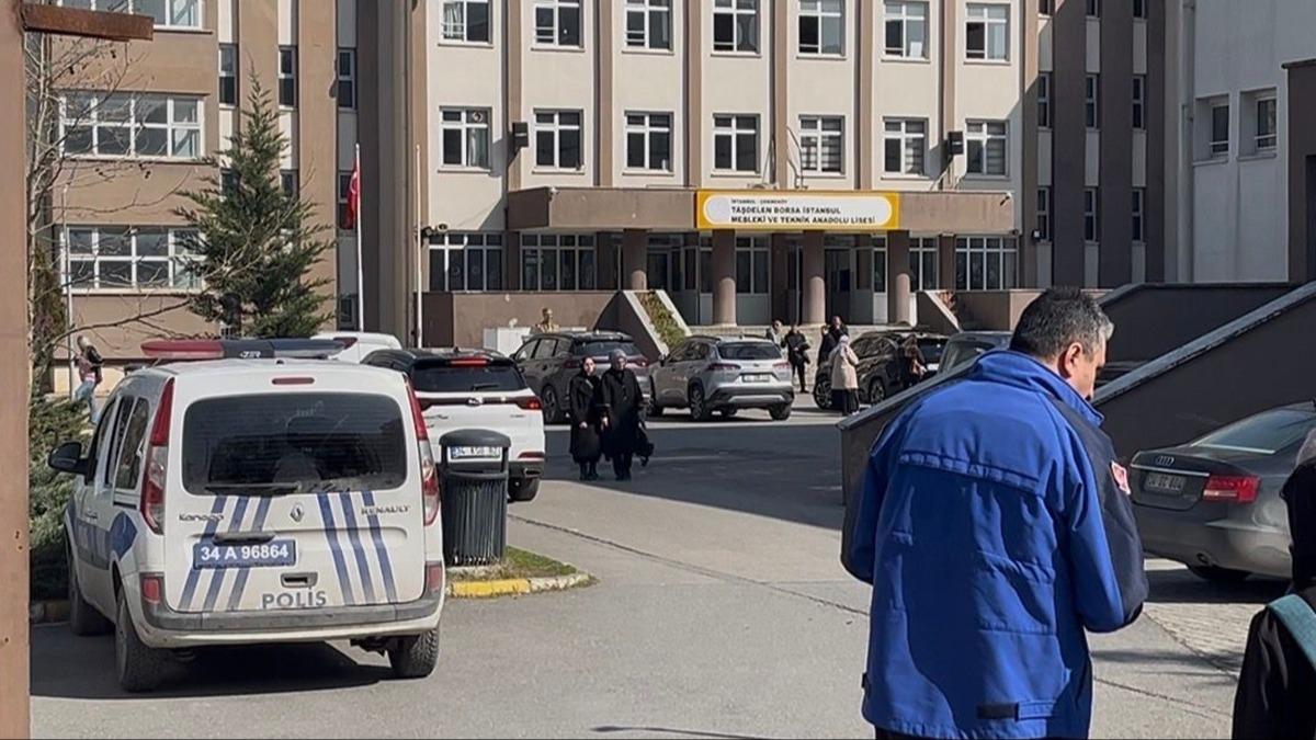 �ekmek�y'de b��akl� sald�r�! Yaralanan ��retmen taburcu edildi