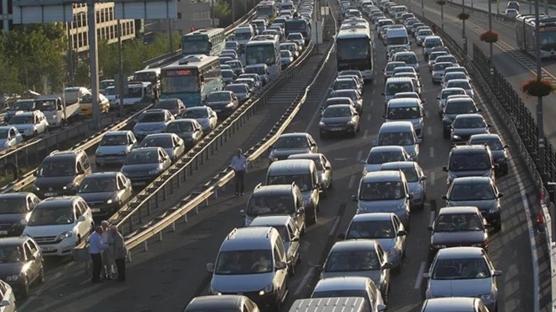 Had�mk�y'de kamyon deh�eti! �stanbul-Edirne Otoyolu yakla��k 1 saat trafi�e kapat�ld�