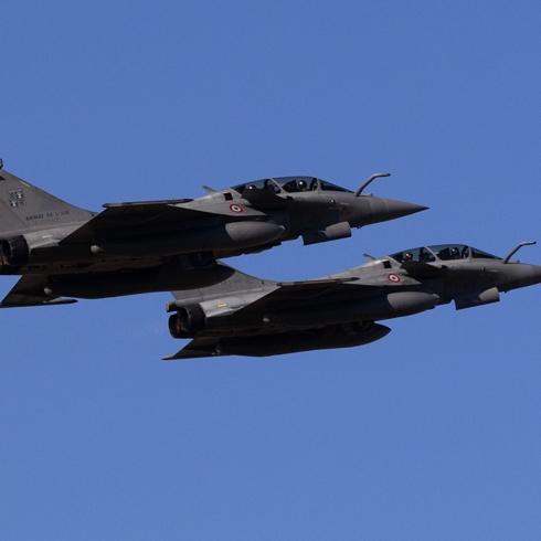 Rafale sava� u�aklar� devrede: Fransa �ss�n� koruyor