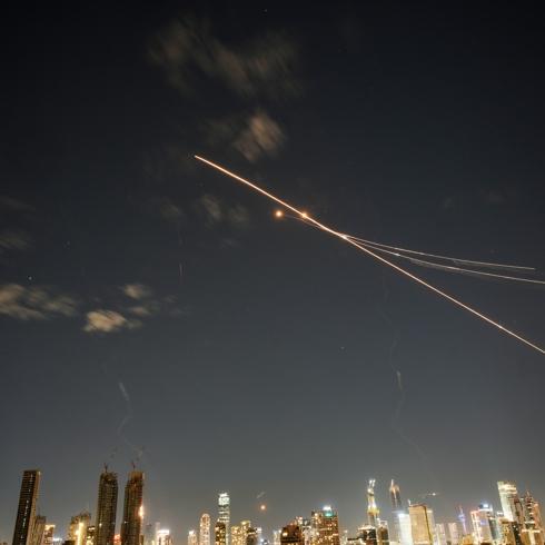 K�rfez'de sava� alarm�: Savunma harcamalar�nda dikkat �eken art��