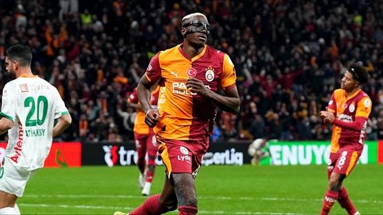 Osimhen i�in rekabet k�z��t�!