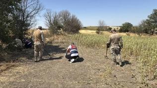 Eski e�ini tarlada infaz etti: Cani kocaya mahkeme ac�mad�