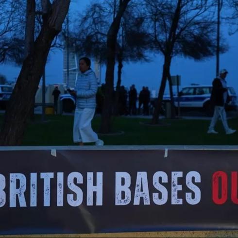 GKRY'de �ran'a y�nelik sald�r�lar protesto edildi: �ngiliz �sleri kald�r�ls�n