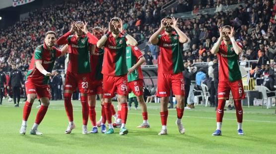 ��te Kar��yaka'y� bekleyen zorlu fikst�r