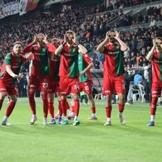 ��te Kar��yaka'y� bekleyen zorlu fikst�r