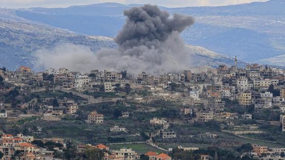 Katil İsrail savaşı Lübnan'a taşıdı