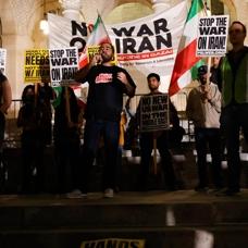 ABD'lilerin 'daha b�y�k tehdit' korkusu: �ran'a sald�r�lara kar�� ��kt�lar