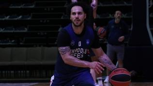 Anadolu Efes'ten a��klama geldi! Shane Larkin'in sakatl�k s�resi uzad�