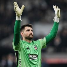 Be�ikta�l� taraftarlardan Ersin Destano�lu'na destek