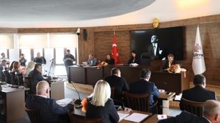 �ddialar mahkemeye ta��nd�! CHP'li belediyenin personel al�m� tart��malara neden oldu