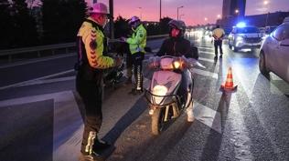 Polis ekiplerinden İstanbul'da taralı alan ihlali uygulaması