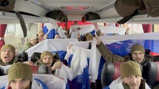 Ukrayna ve Rusya aras�nda esir de�i�imi! 400 asker serbest b�rak�ld�